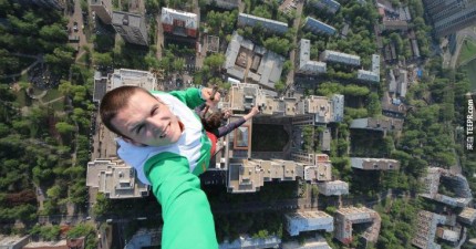 冒著生命危險拍的自拍照