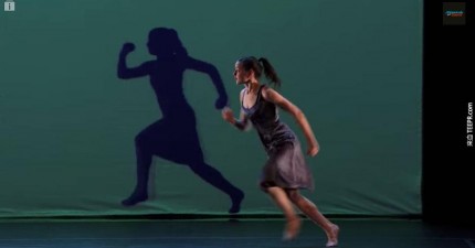 Blue-Journey的投影舞蹈