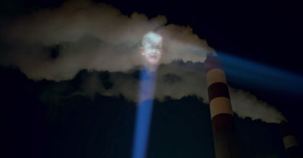 中國天空出現了寶寶的臉